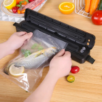 Вакуумный упаковщик еды Vacuum Sealer, Черный / Бытовой вакууматор для продуктов — изображение 3