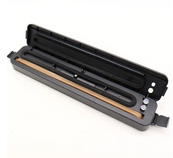 Вакуумный упаковщик еды Vacuum Sealer, Черный / Бытовой вакууматор для продуктов — изображение 8